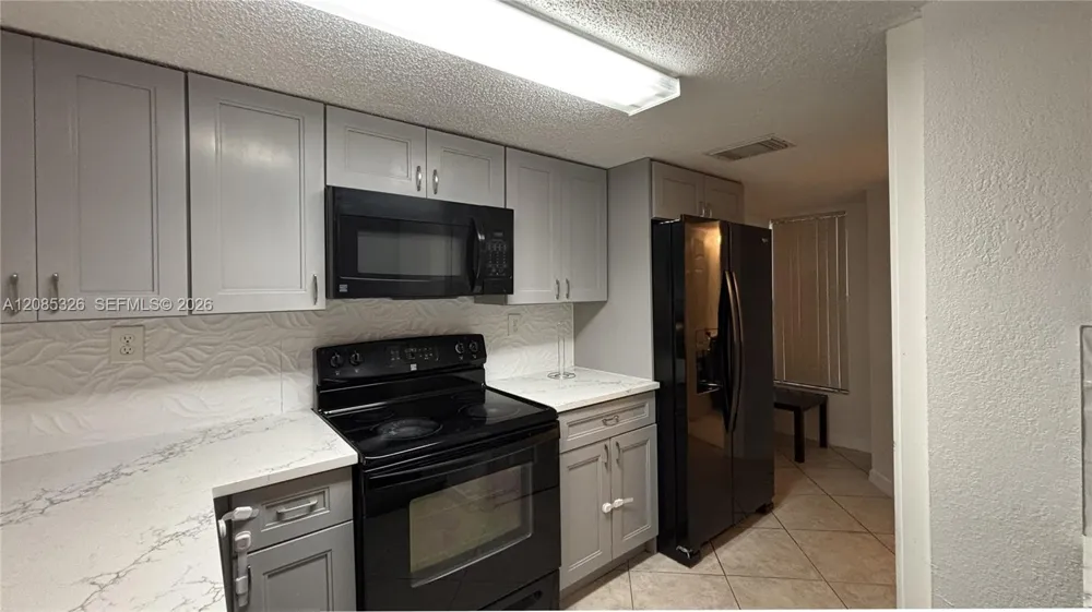 1186 NW 123rd Ct #109 Miami, FL 33182
