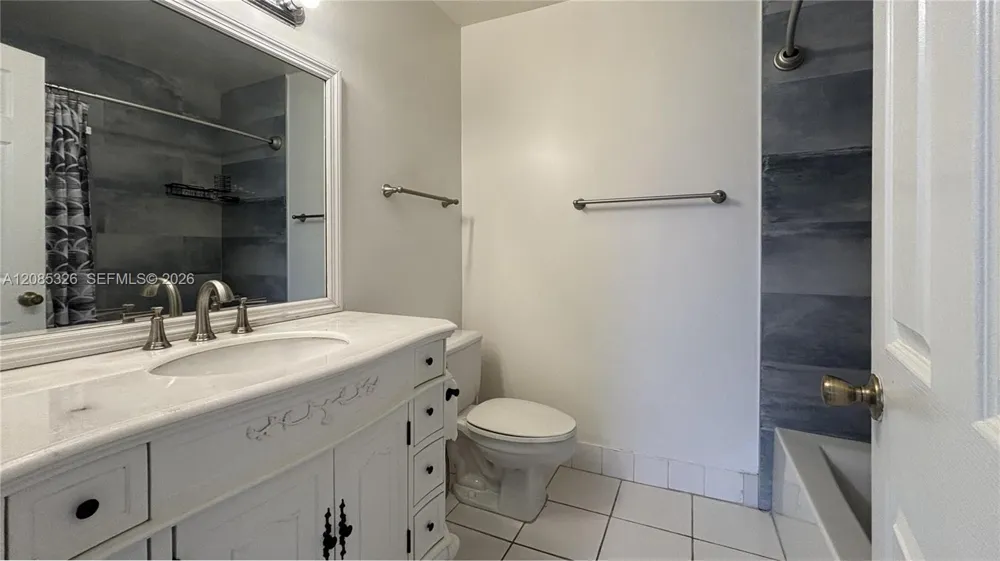 1186 NW 123rd Ct #109 Miami, FL 33182