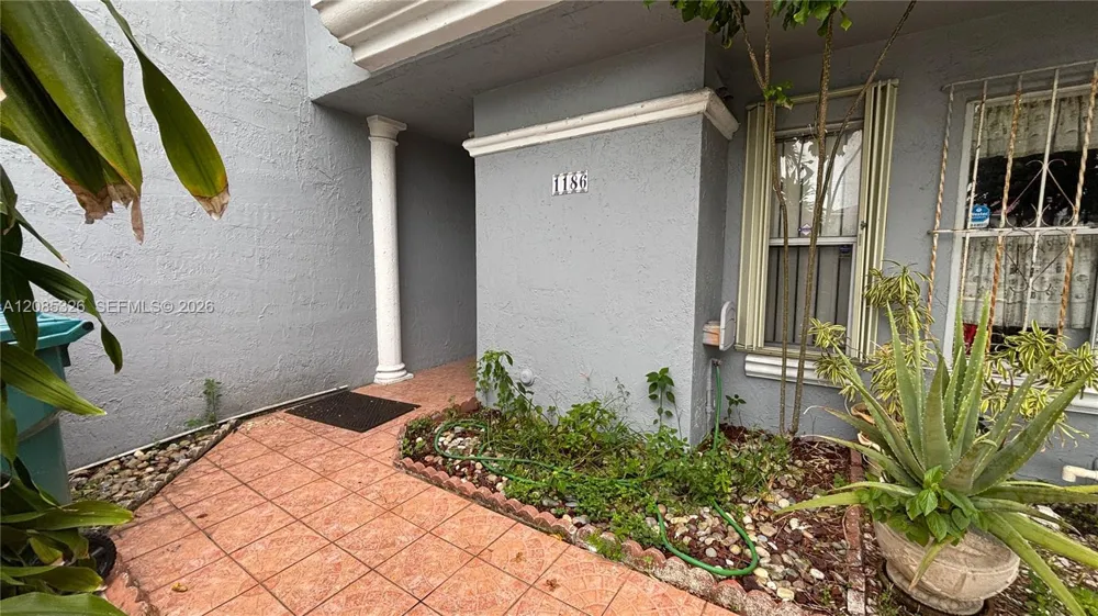 1186 NW 123rd Ct #109 Miami, FL 33182