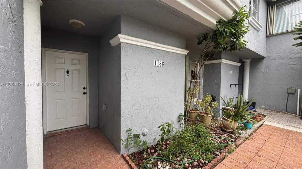 1186 NW 123rd Ct #109 Miami, FL 33182