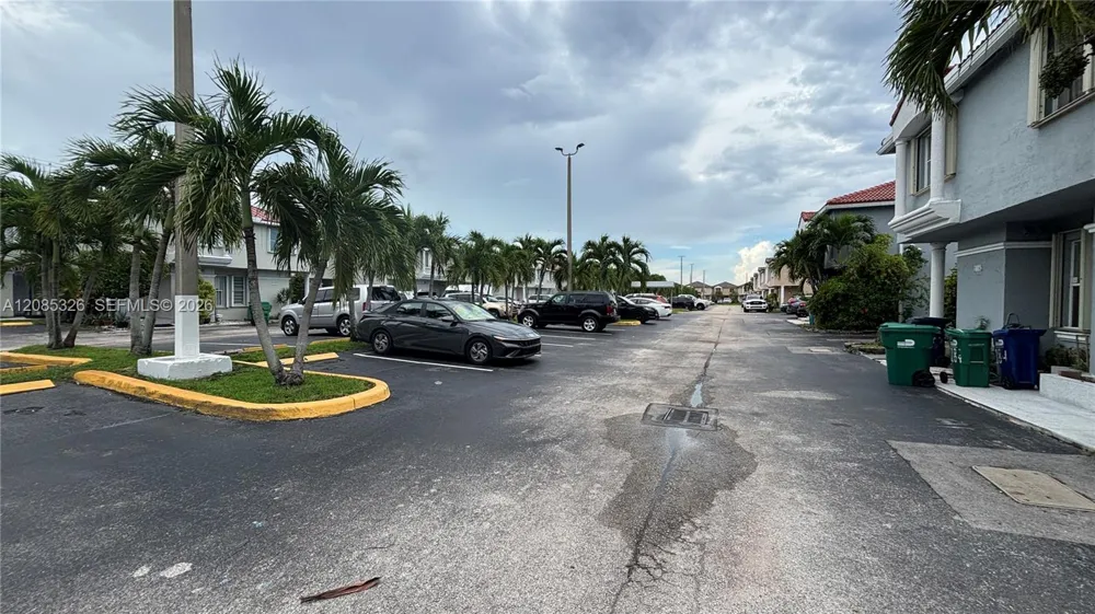 1186 NW 123rd Ct #109 Miami, FL 33182