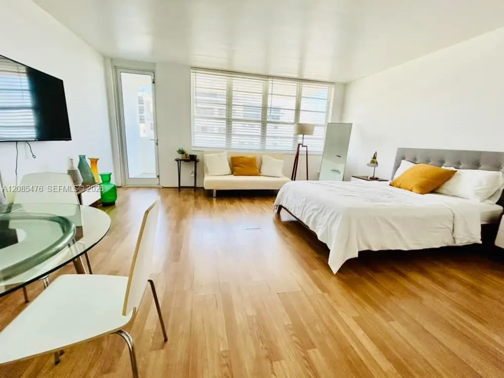 100 Lincoln Rd #829 Miami Beach, FL 33139