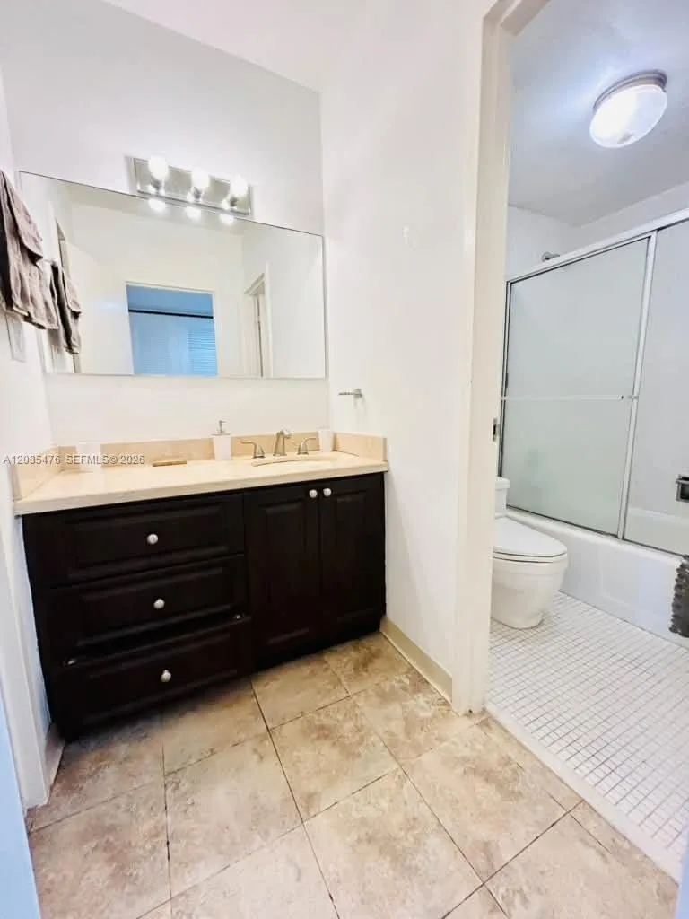 100 Lincoln Rd #829 Miami Beach, FL 33139