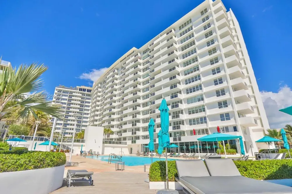 100 Lincoln Rd #829 Miami Beach, FL 33139