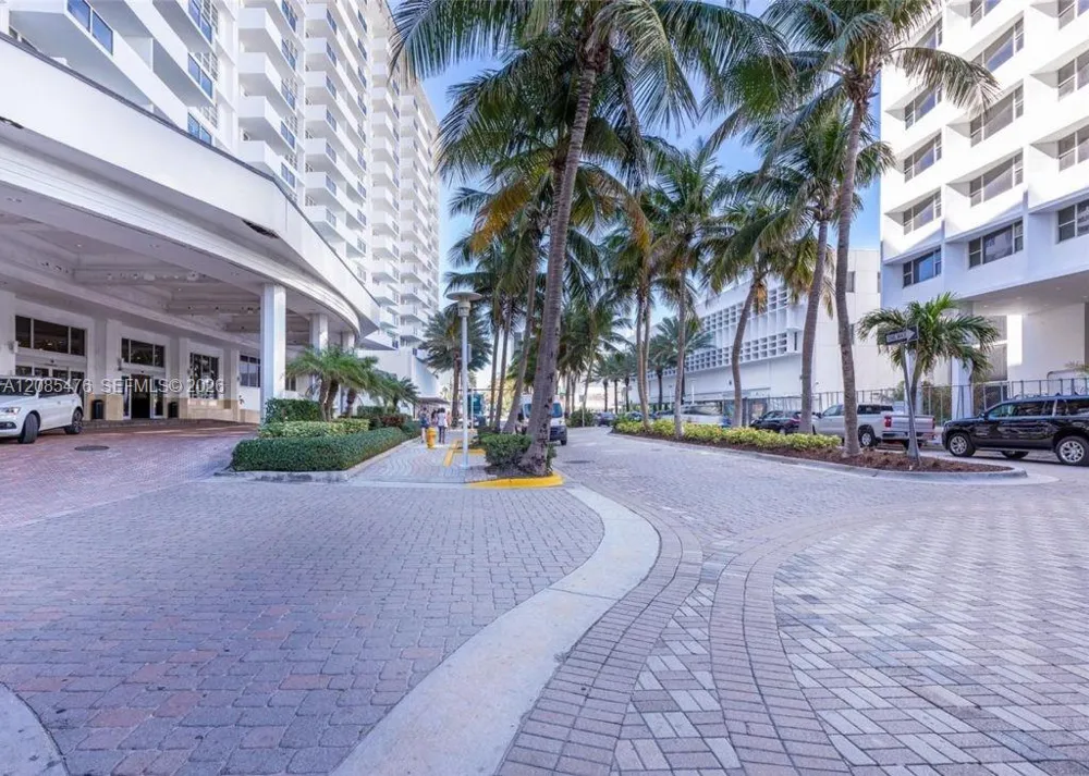 100 Lincoln Rd #829 Miami Beach, FL 33139