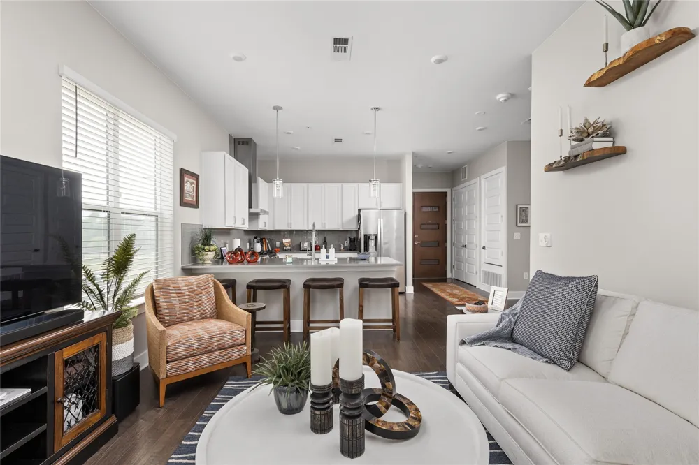 4325 Jackson Avenue #2105 Austin, TX 78731