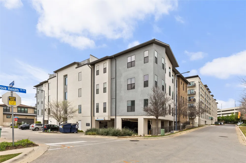 4325 Jackson Avenue #2105 Austin, TX 78731