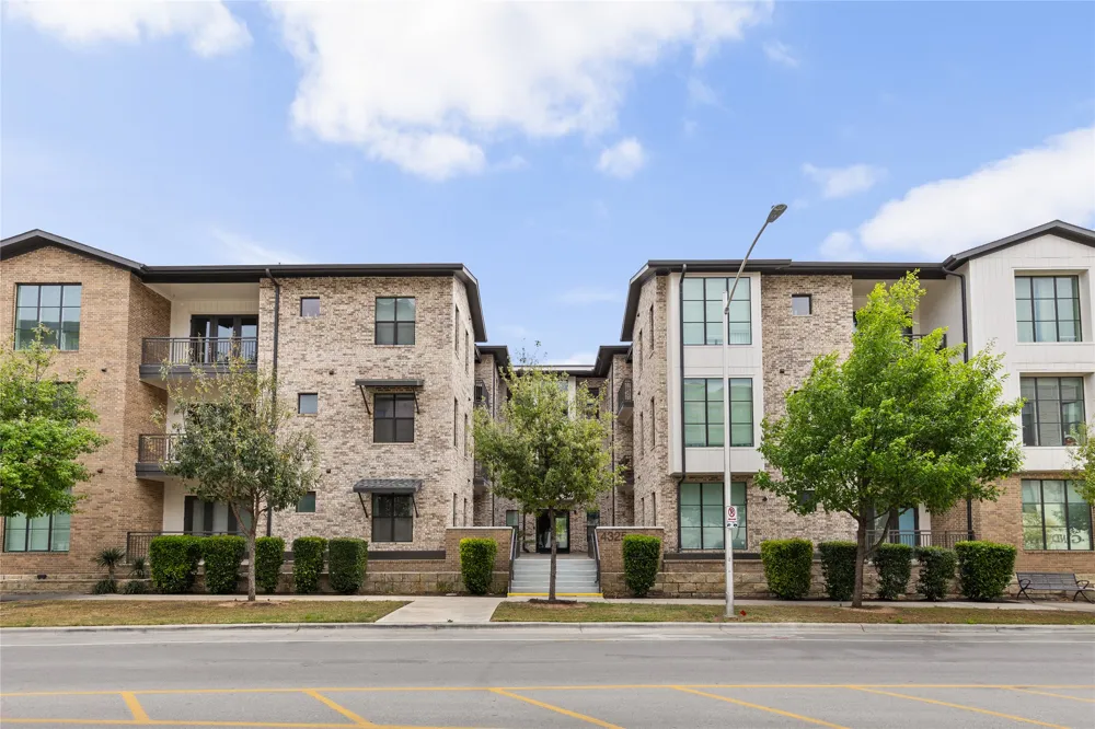 4325 Jackson Avenue #2105 Austin, TX 78731