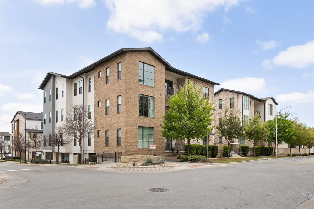 4325 Jackson Avenue #2105 Austin, TX 78731