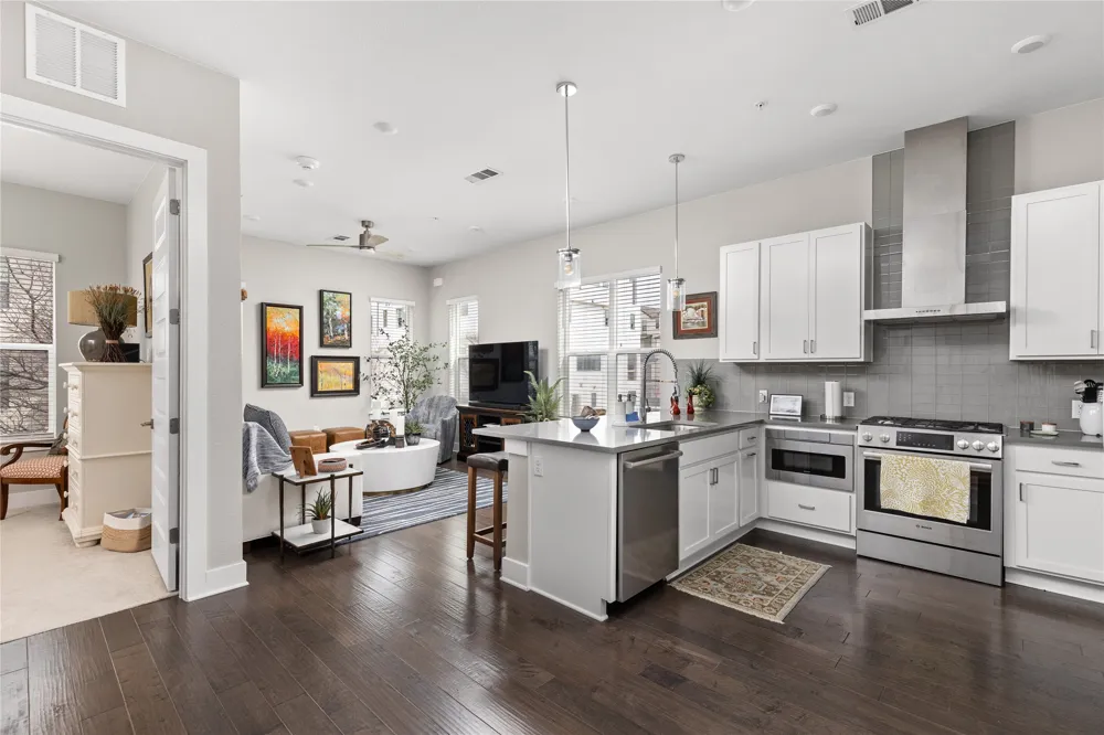 4325 Jackson Avenue #2105 Austin, TX 78731