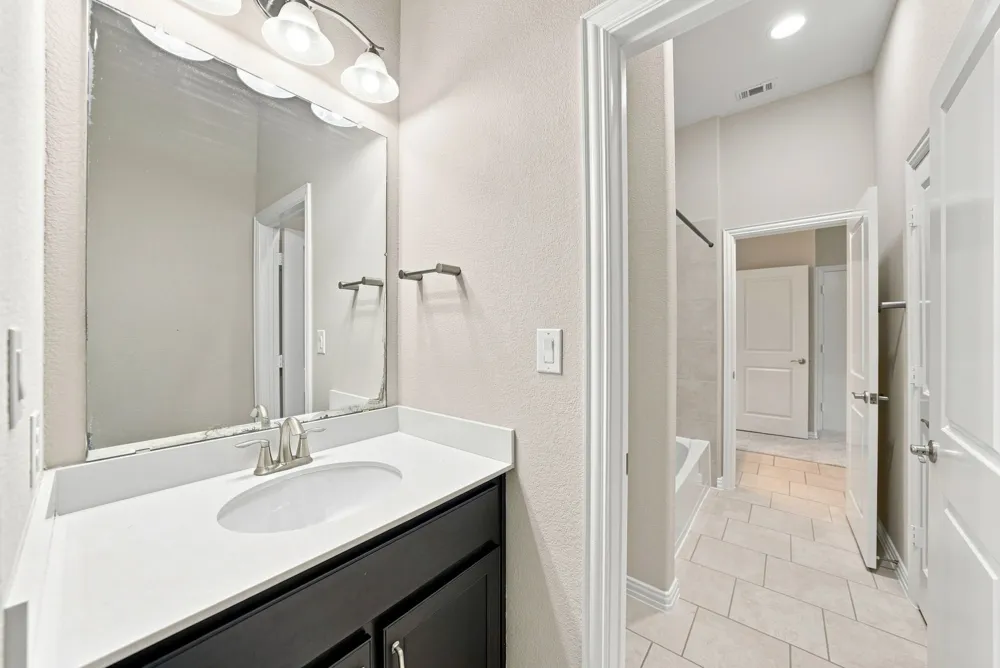 3744 Manchester The Colony, TX 75056