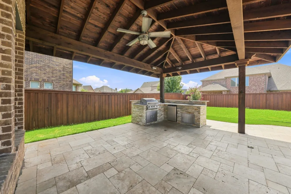 3744 Manchester The Colony, TX 75056