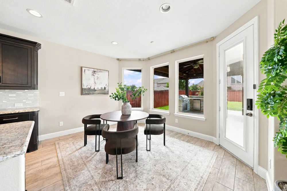 3744 Manchester The Colony, TX 75056