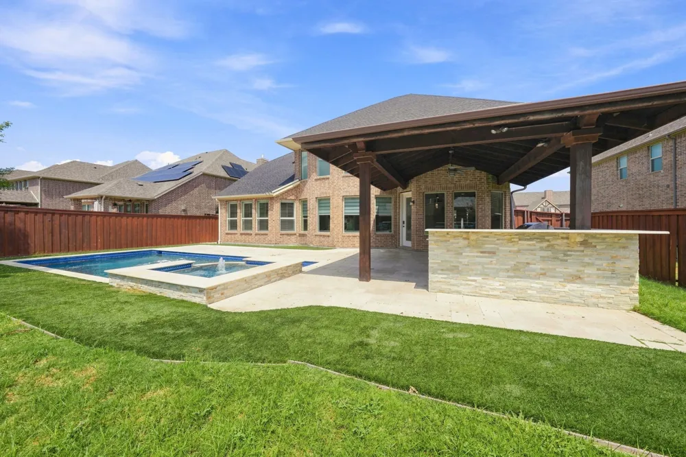 3744 Manchester The Colony, TX 75056