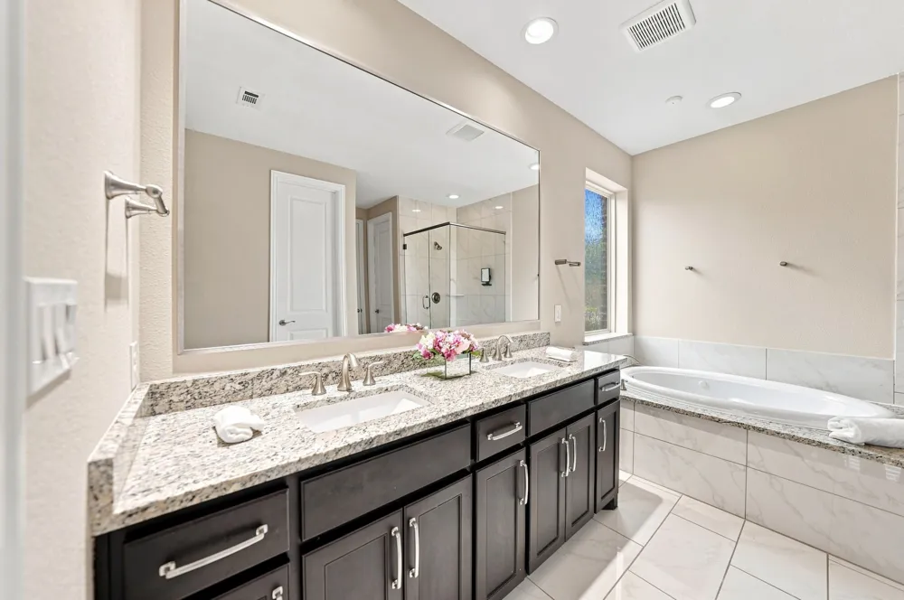 3744 Manchester The Colony, TX 75056