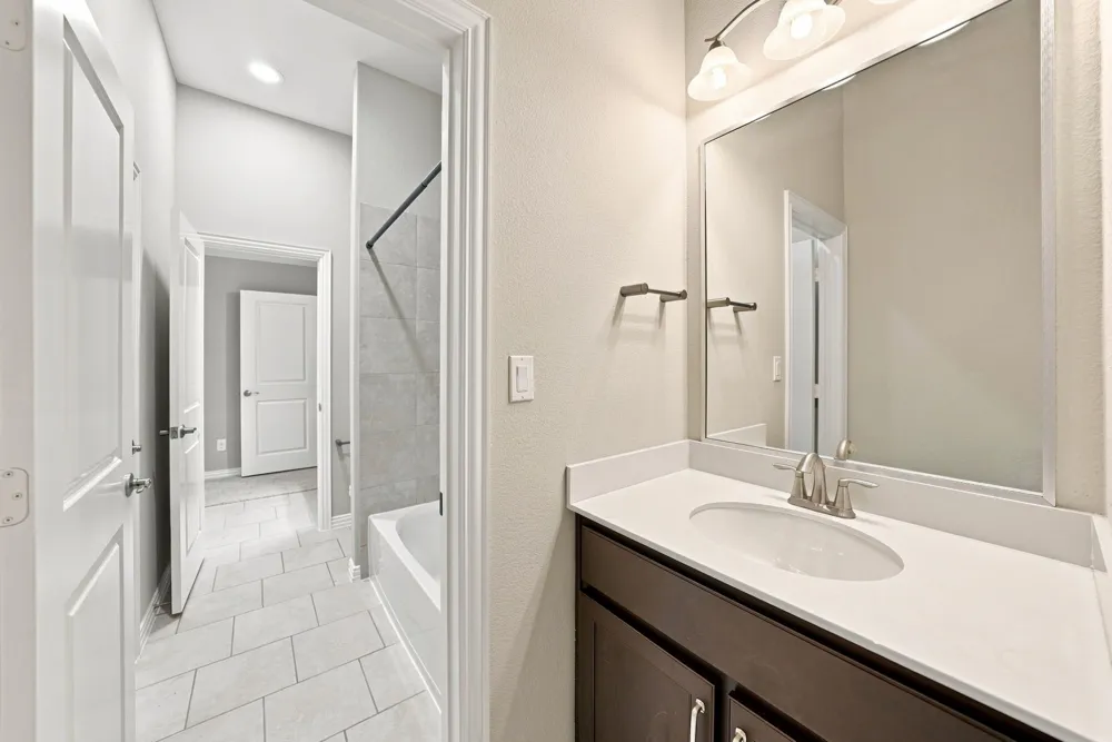 3744 Manchester The Colony, TX 75056