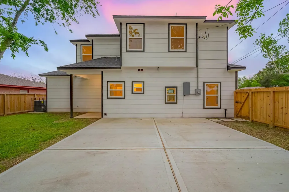 9005 Hilda Street Houston, TX 77033