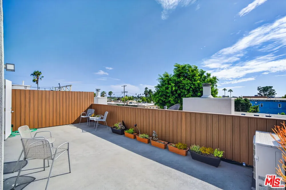 650 Rose Avenue Venice, CA 90291