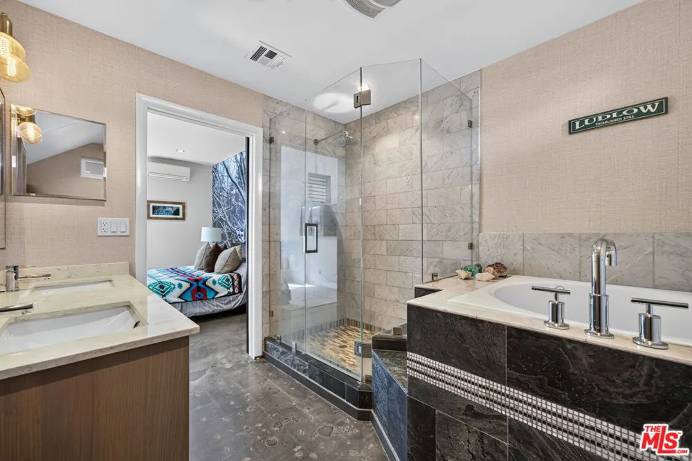 650 Rose Avenue Venice, CA 90291