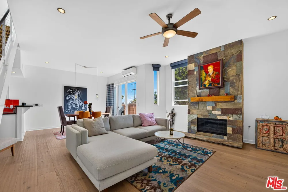 650 Rose Avenue Venice, CA 90291