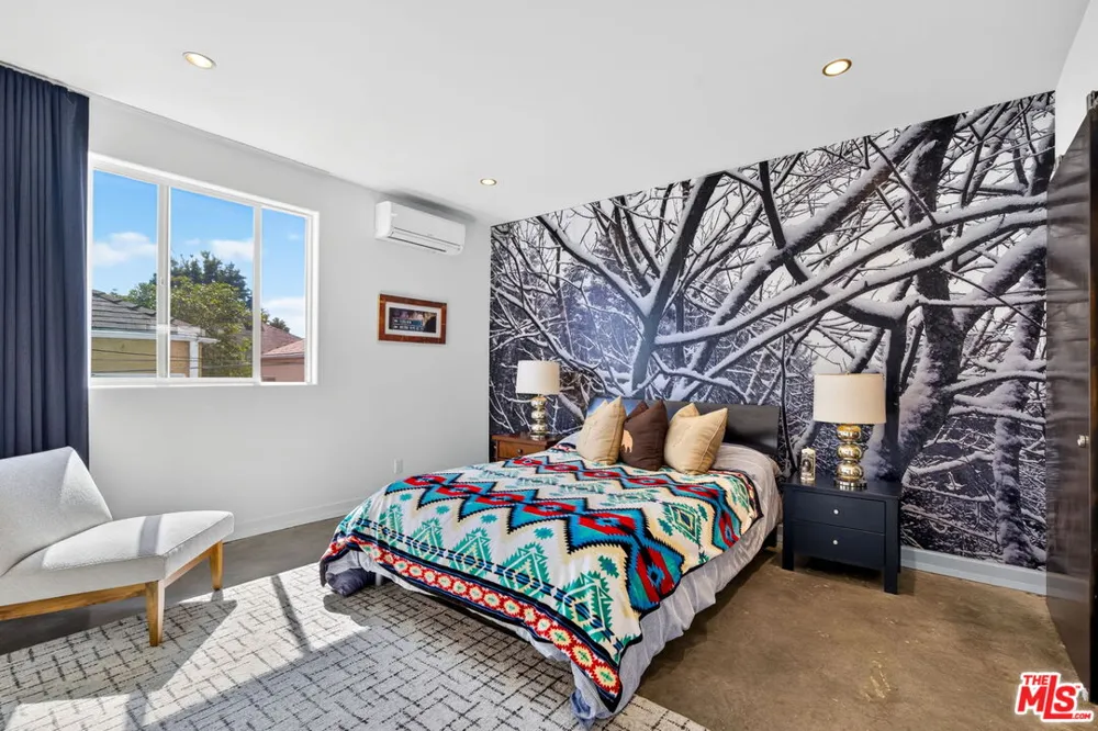 650 Rose Avenue Venice, CA 90291