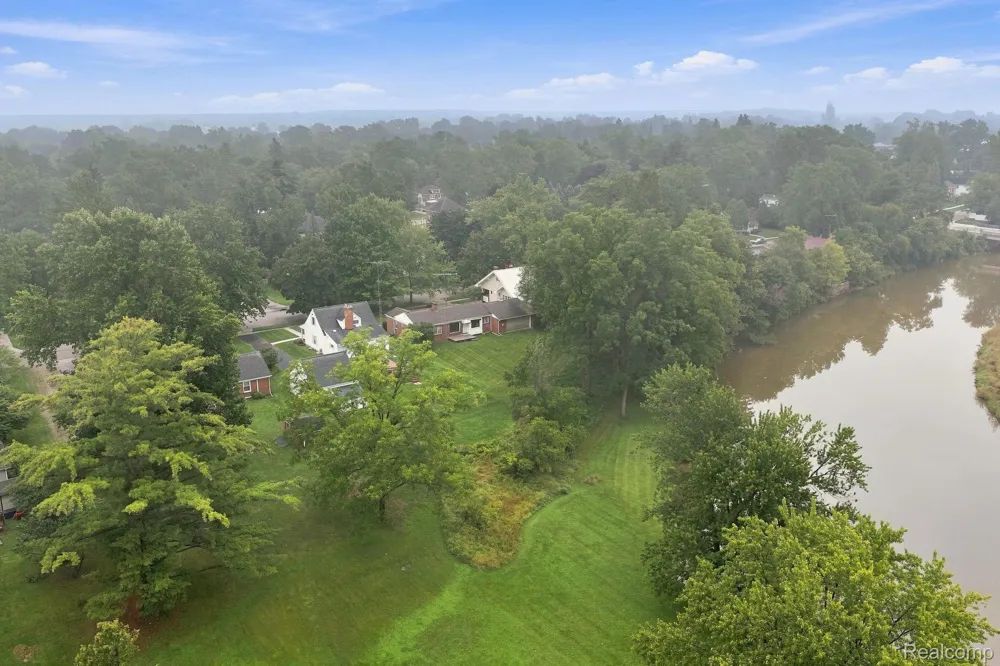 245 Anderson Avenue Croswell City, MI 48422