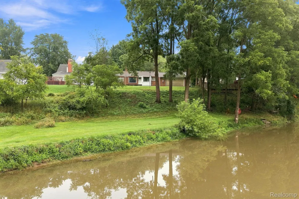 245 Anderson Avenue Croswell City, MI 48422