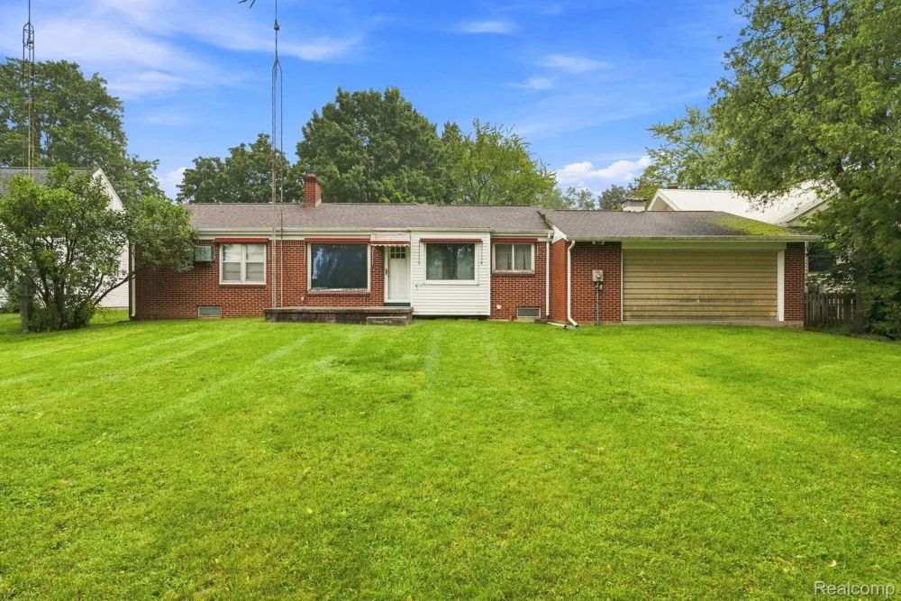 245 Anderson Avenue Croswell City, MI 48422