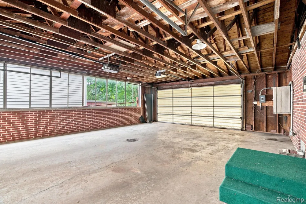 245 Anderson Avenue Croswell City, MI 48422