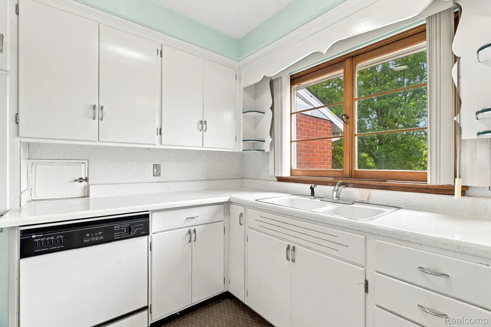 245 Anderson Avenue Croswell City, MI 48422