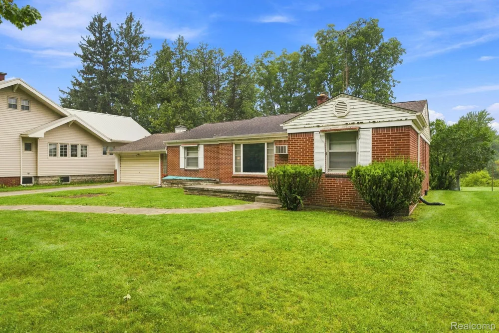 245 Anderson Avenue Croswell City, MI 48422