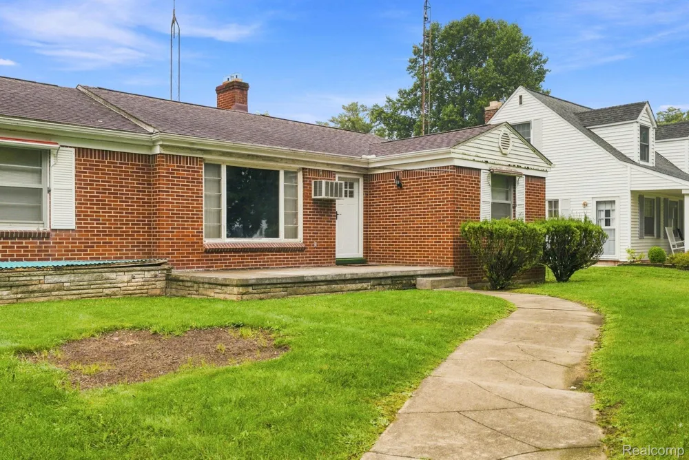 245 Anderson Avenue Croswell City, MI 48422