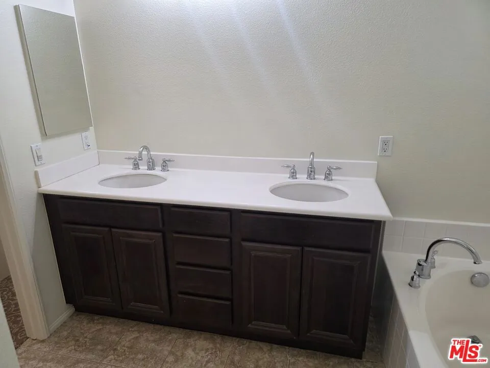15916 Begonia Avenue Chino, CA 91708