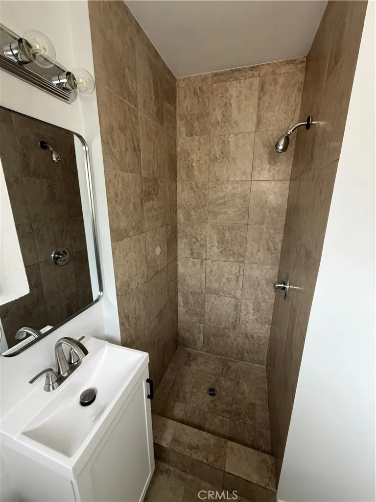 3621 Division Los Angeles, CA 90065