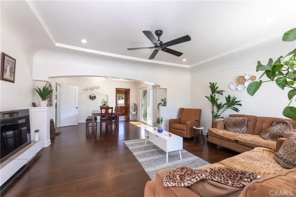 2525 Broadway Huntington Park, CA 90255
