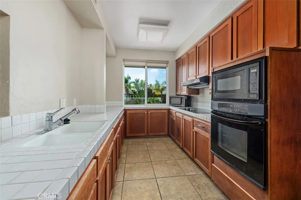 3162 Via Alicante #B La Jolla, CA 92037