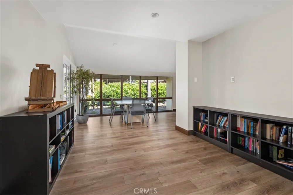 3162 Via Alicante #B La Jolla, CA 92037