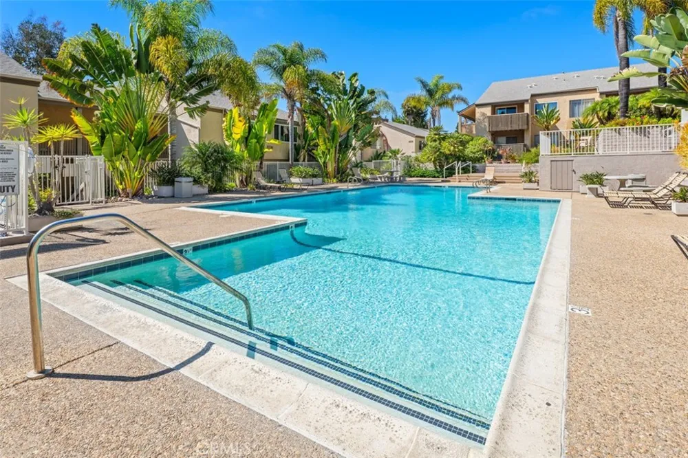 3162 Via Alicante #B La Jolla, CA 92037