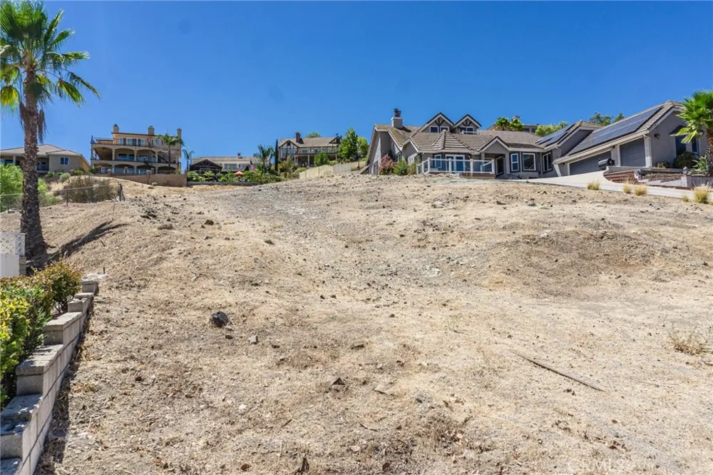 22283 Vacation Drive Canyon Lake, CA 92587