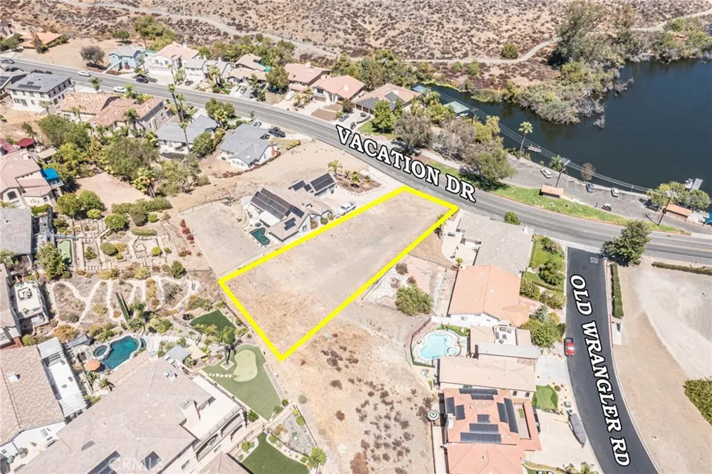 22283 Vacation Drive Canyon Lake, CA 92587