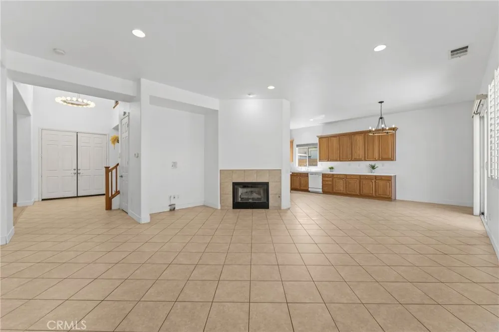 12326 White Horse Court Eastvale, CA 91752