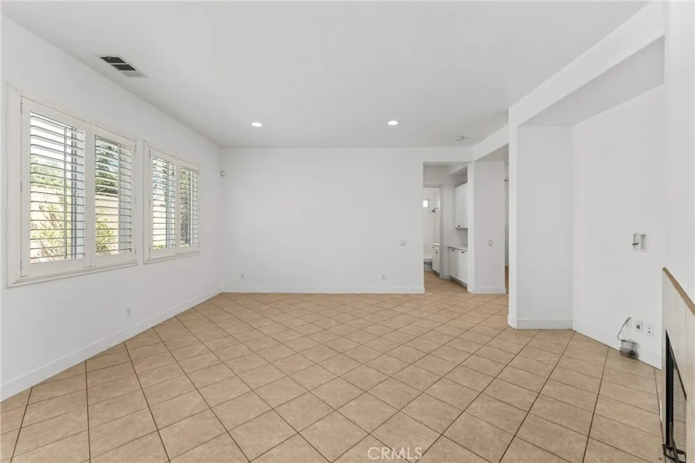12326 White Horse Court Eastvale, CA 91752