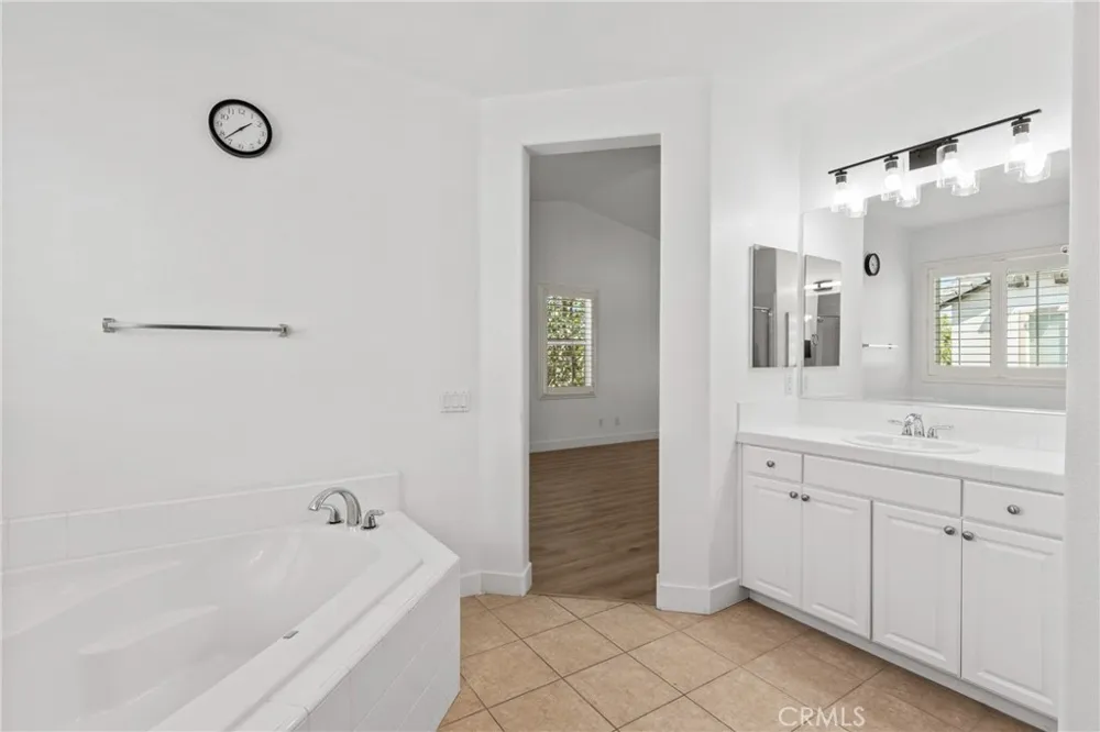 12326 White Horse Court Eastvale, CA 91752