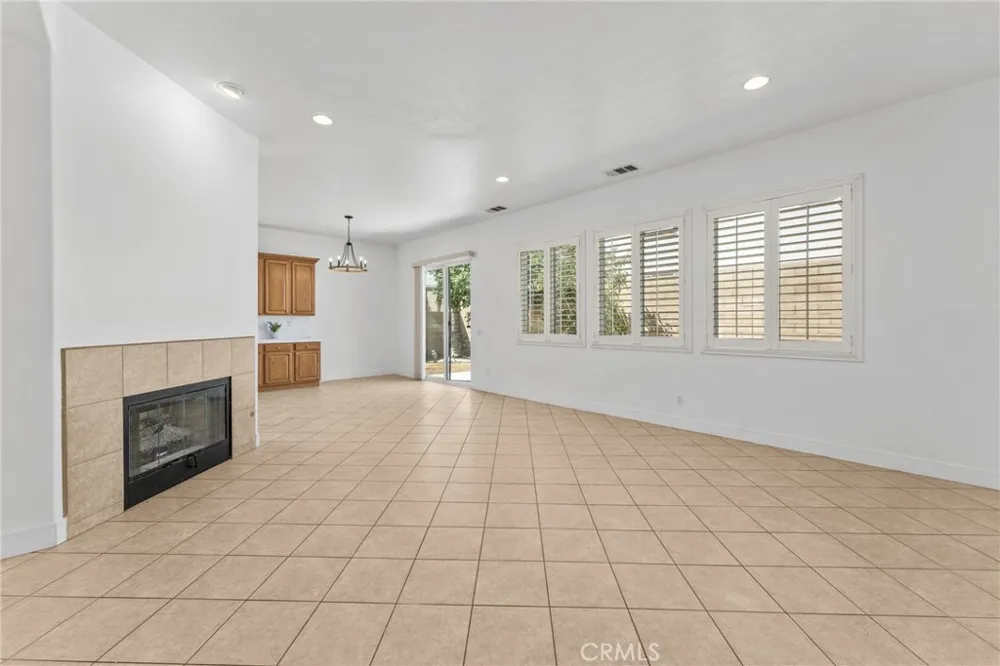 12326 White Horse Court Eastvale, CA 91752