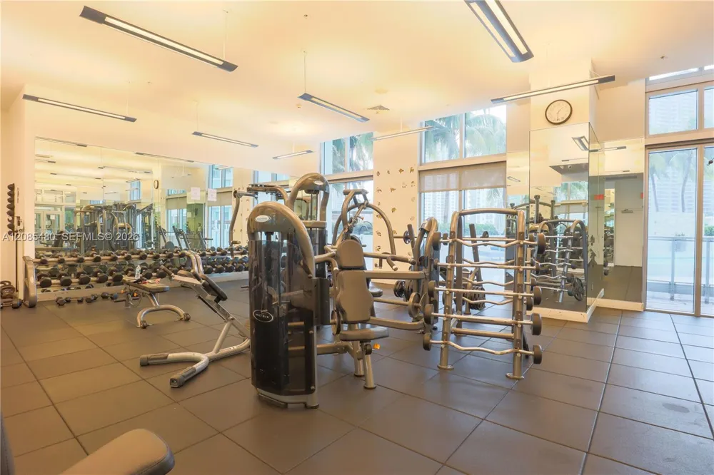 90 SW 3rd St #3002 Miami, FL 33130