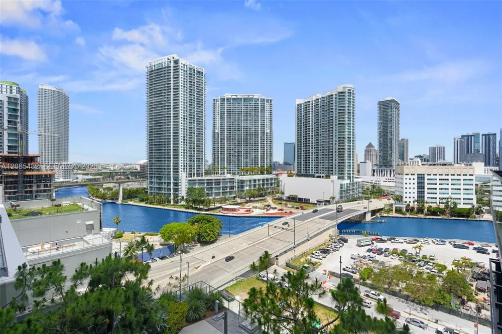 68 SE 6th St #910 Miami, FL 33131