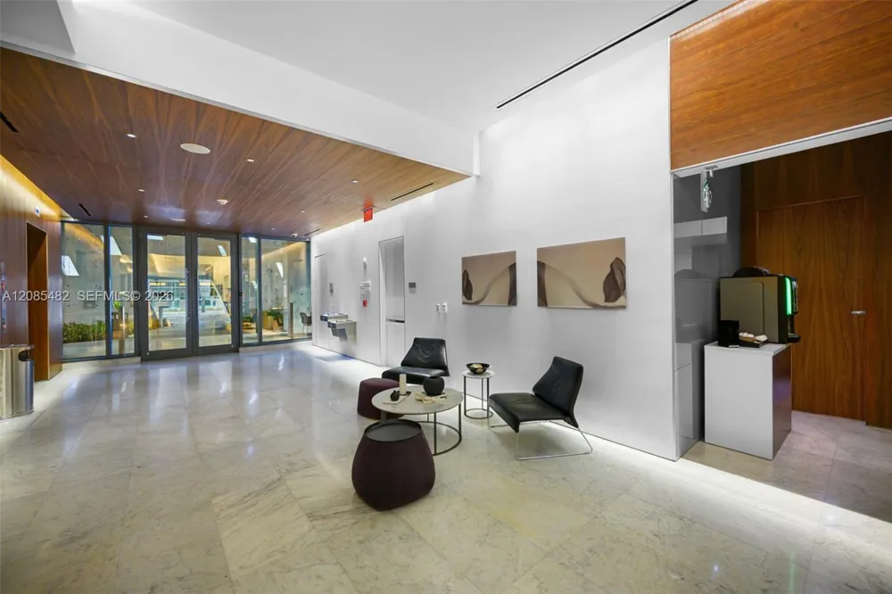 68 SE 6th St #910 Miami, FL 33131