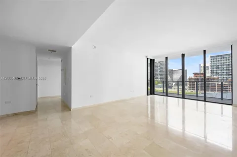 68 SE 6th St #910