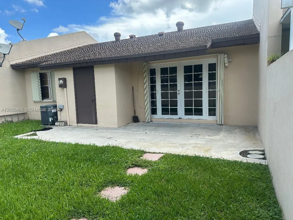 10836 SW 123rd Pl Miami, FL 33186