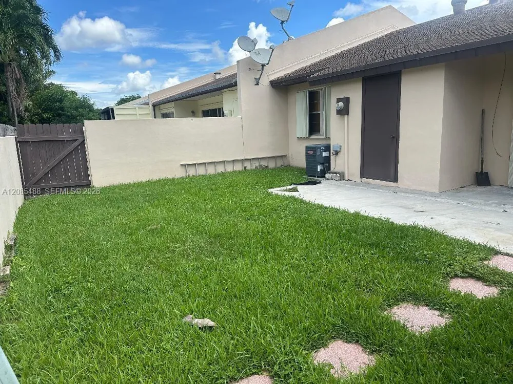 10836 SW 123rd Pl Miami, FL 33186